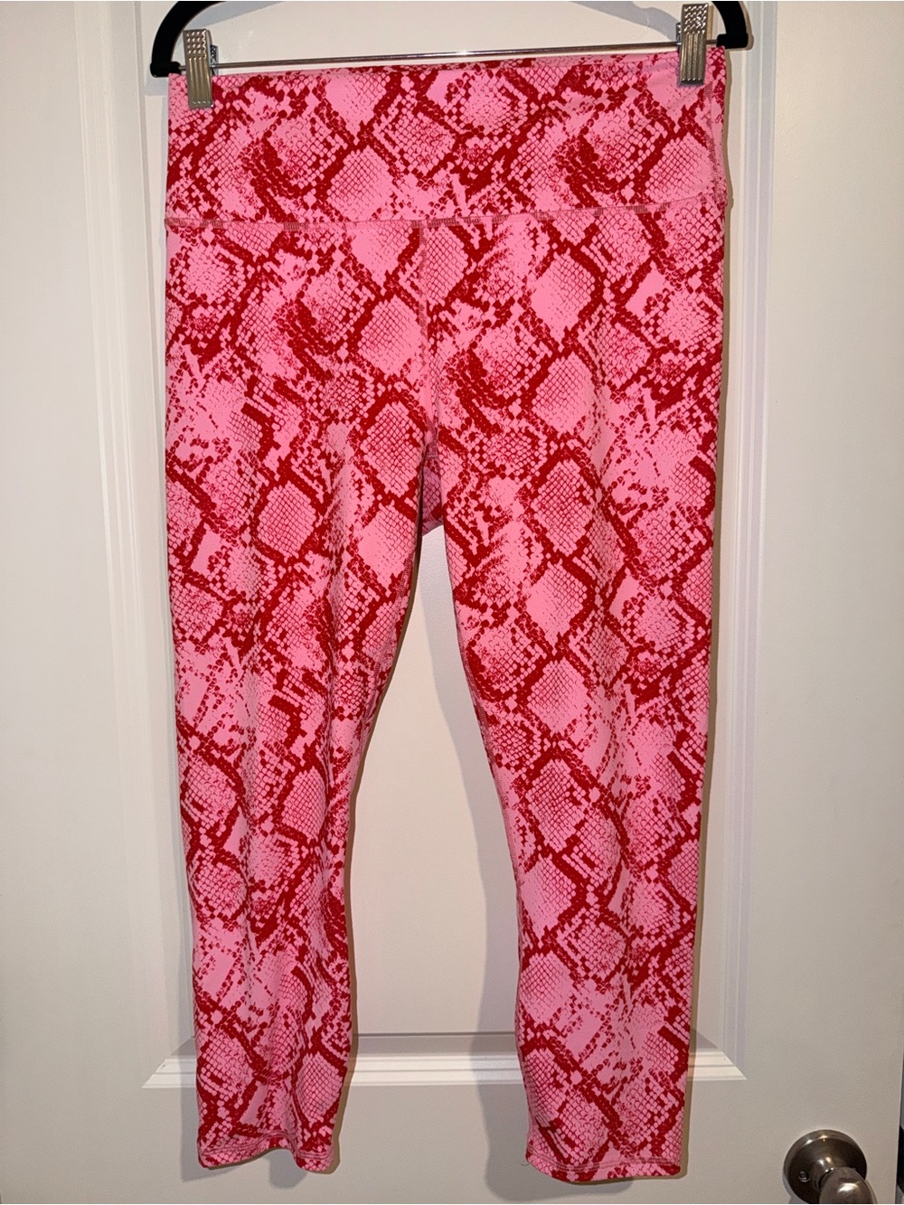 Fabletics Women’s Pink and Red Snake-Print High-Waist Leggings, Size L - Picture 4 of 8